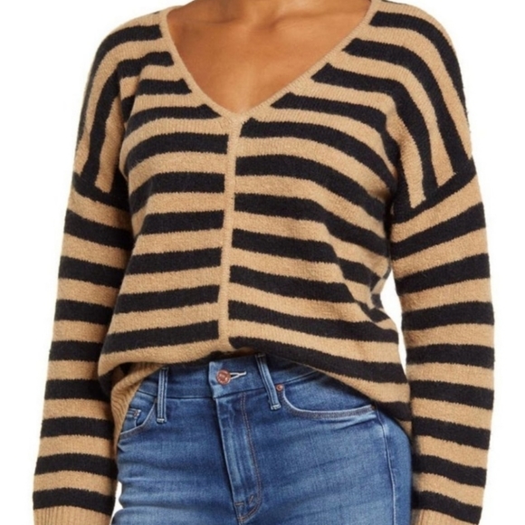 Madewell Sweaters - MADEWELL V-neck Pullover Sweater size M